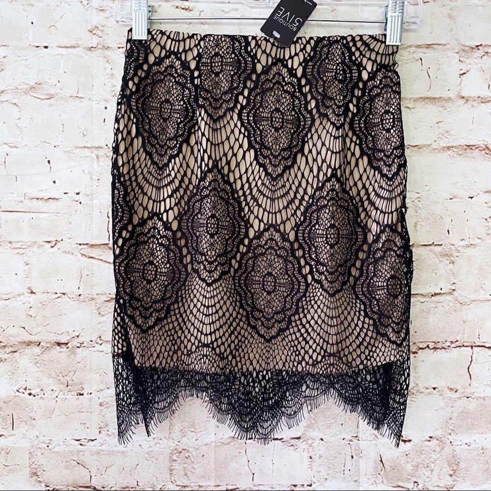 Latiste lace body con skirt